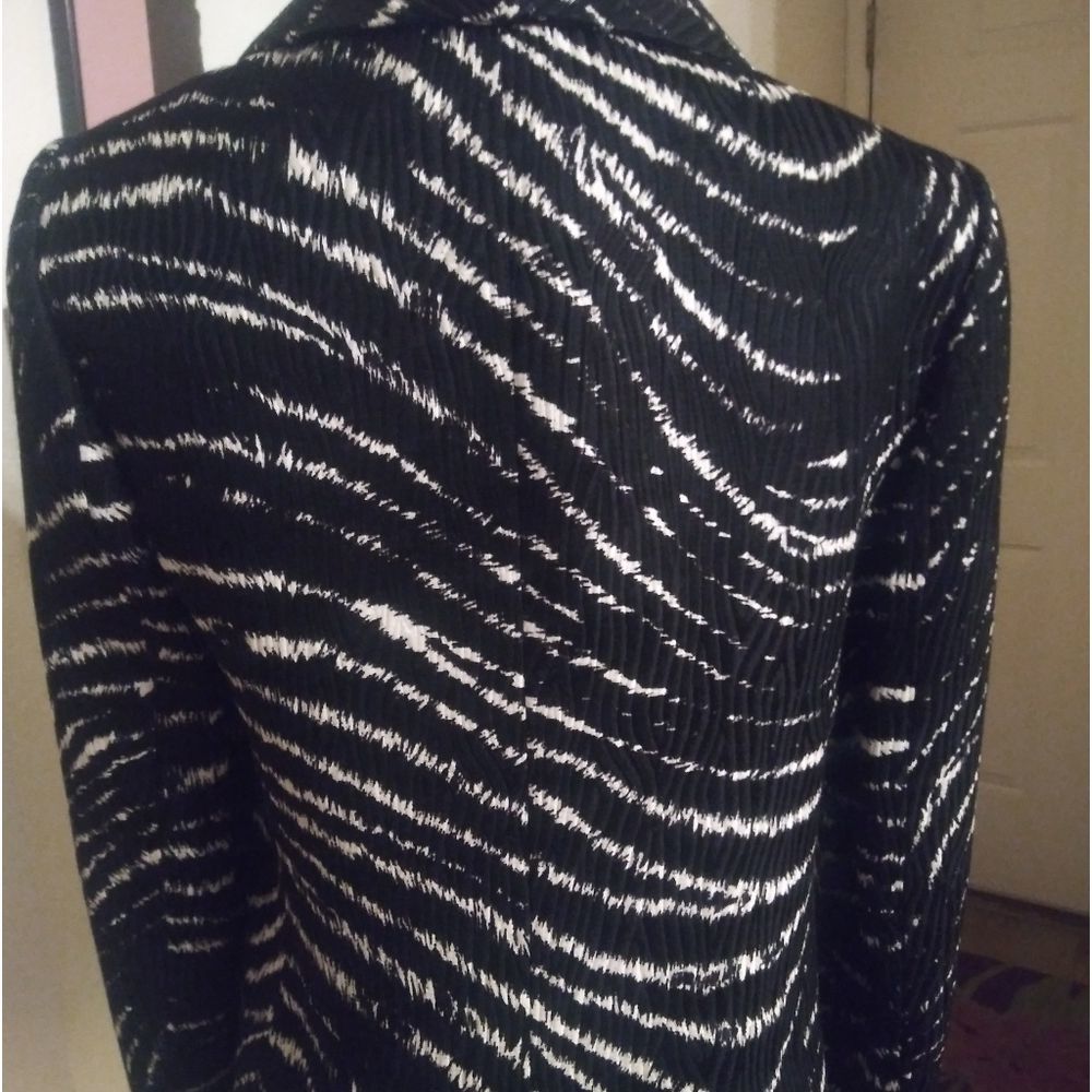 Woman jacket - Picture 2 of 4